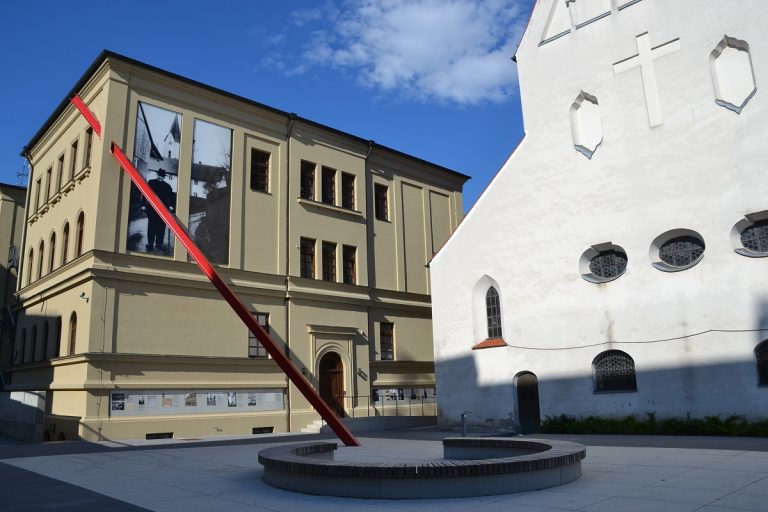 Gastspiel: Wie sich die Souffleuse vom Suff löste