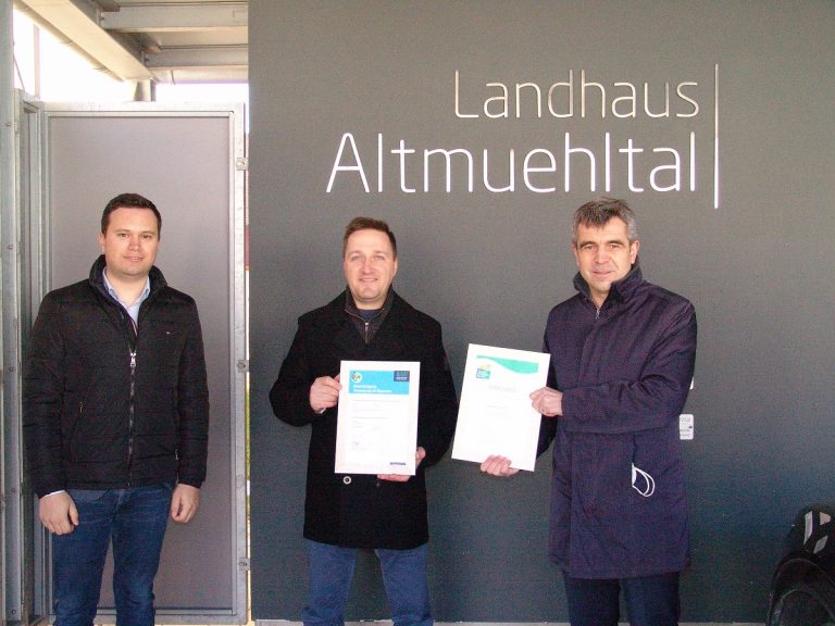 Urkunde “Umweltpakt Bayern” an Landhaus Altmühltal verliehen