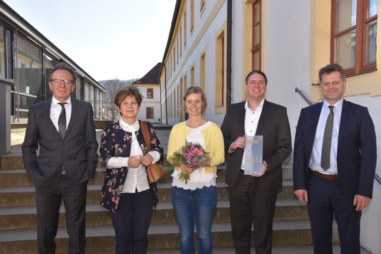 Knabenrealschule Rebdorf erhält MINT21-Preis