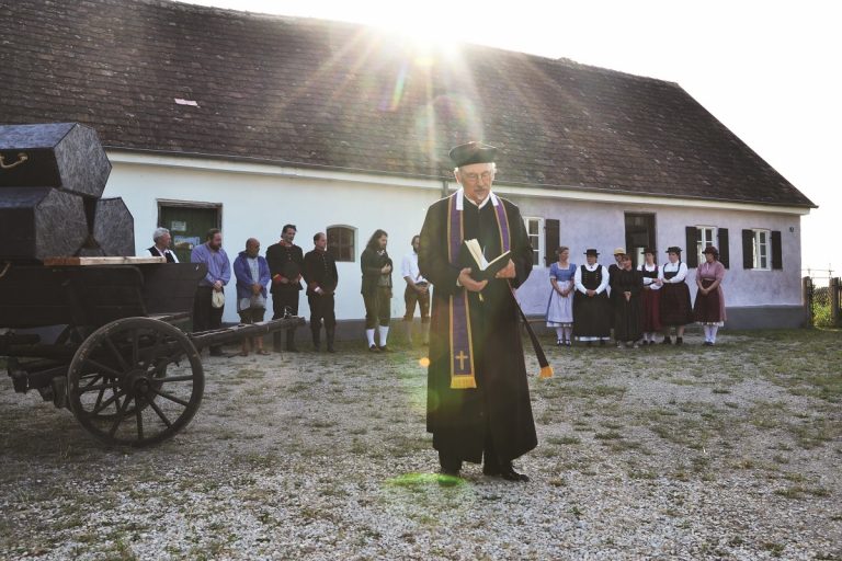 Zeitlos tragisch: Das Drama von Hinterkaifeck als Freilichttheater