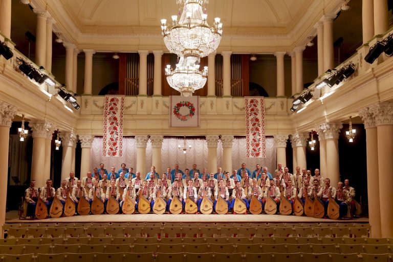 Benefizkonzerte mit ukrainischem Bandura-Ensemble
