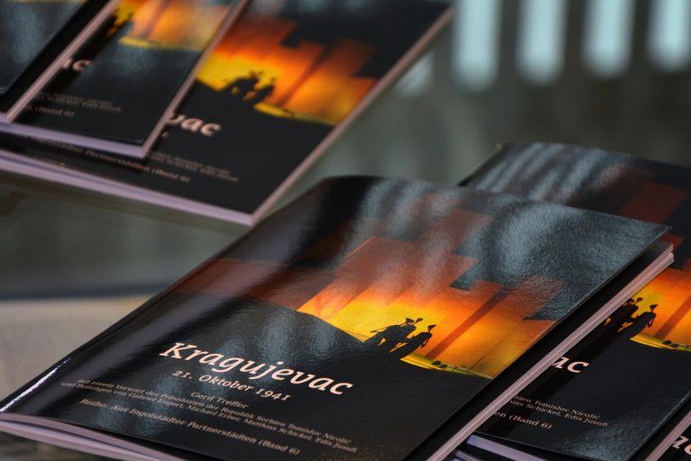 Eröffnung der Ausstellung „Antikriegskarikaturen“