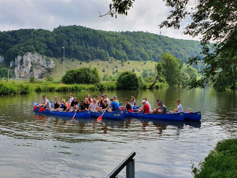Kanuwallfahrt für junge Menschen auf der Altmühl
