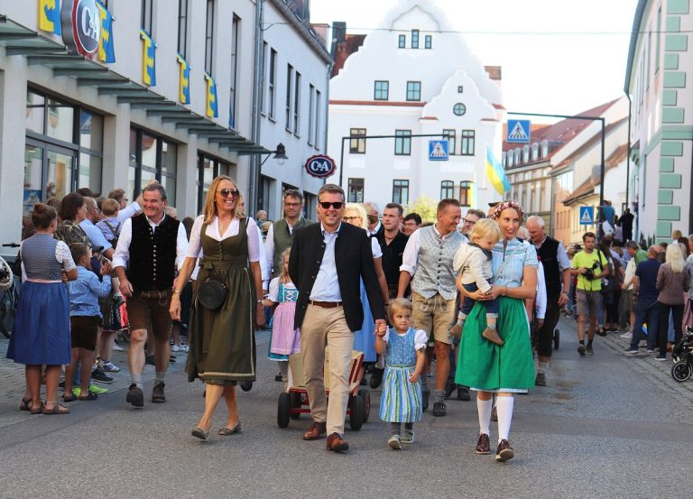 Volksfest Pfaffenhofen: Gelungenes Eröffnungswochenende