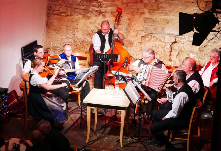 Heuriger mit der „Schrammelmusi“ des MuT e.V.