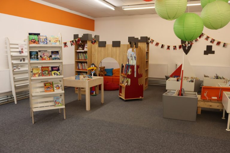 Neue Kinderbuchecke für die Stadtbücherei Schrobenhausen