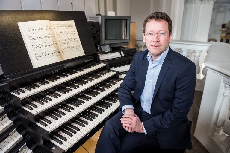Abschluss der Samstagkonzerte mit Domorganist Stefan Schmidt