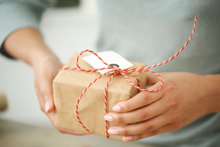 das otto Neuburg sucht “Päckchenpacker” mit Herz