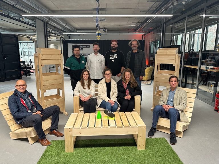 Möbelbauen für den guten Zweck im brigk Makerspace