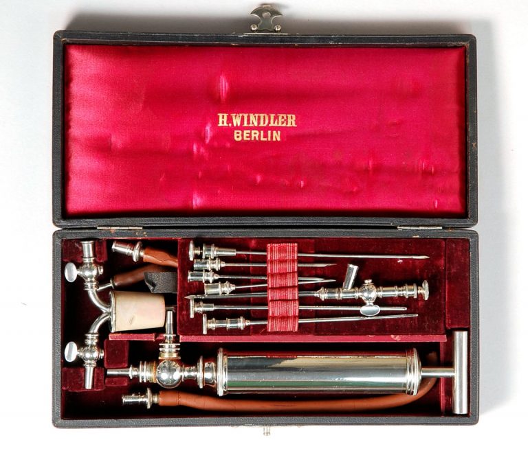 Hybride Mittagsvisite: Transfusionsbesteck