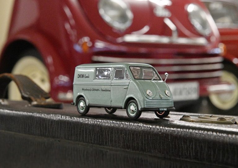 Modellautobörse im Audi Forum