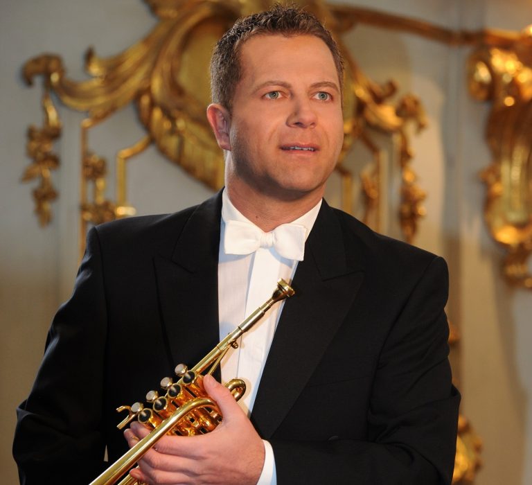 Weihnachtliche Musik mit Trompete und Orgel