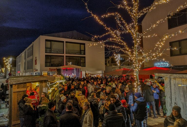 Adventsmarkt in der Manchinger Ortsmitte