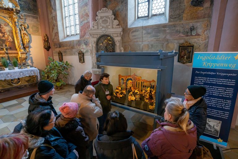 Kumm, geh`ma Kripperl schaugn