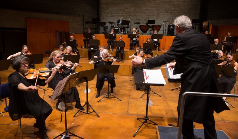Mit dem Symphonischen Salonorchester ins neue Jahr