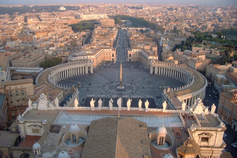 Pilgerreisen nach Rom zum Abschied von Benedikt XVI.