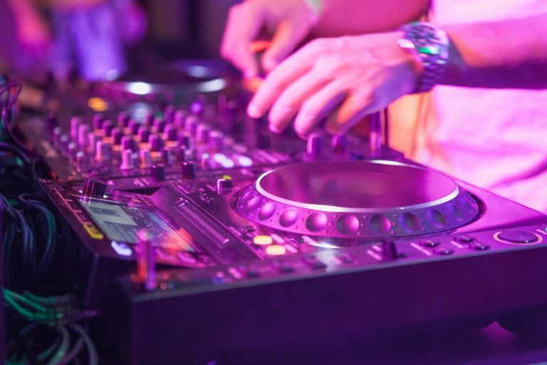 80er Megaparty mit DJ Gandi, DJ Oldschool & DJ Daniel Melegi