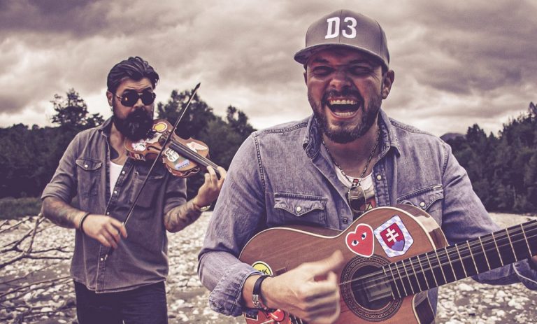 Django 3000 – UNPLUGGED