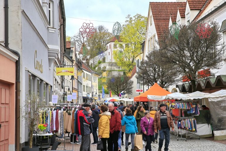 Dult, Krammarkt und Marktsonntag in Neuburg