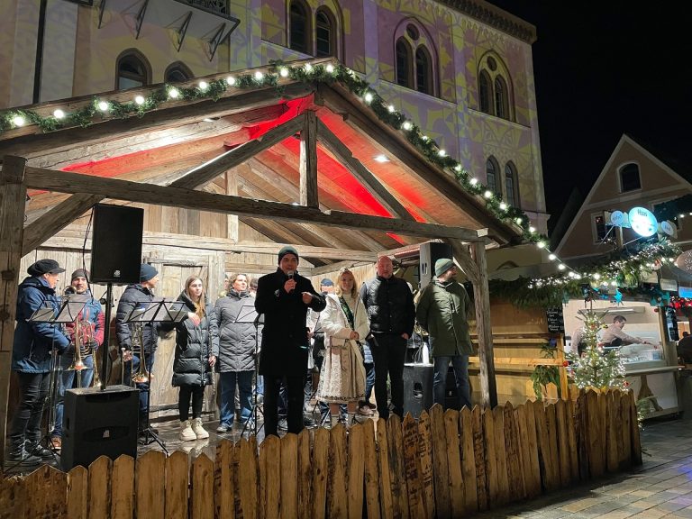 Christkindlmarkt in Pfaffenhofen eröffnet