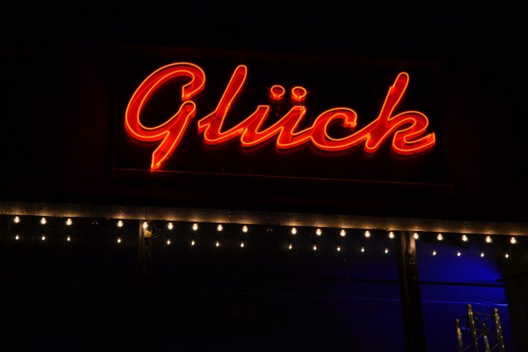 Interviewpartner*innen zum Thema Glück gesucht