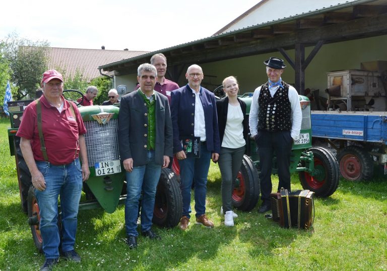 Funk-Traktoren im Jura-Bauernhof-Museum Hofstetten