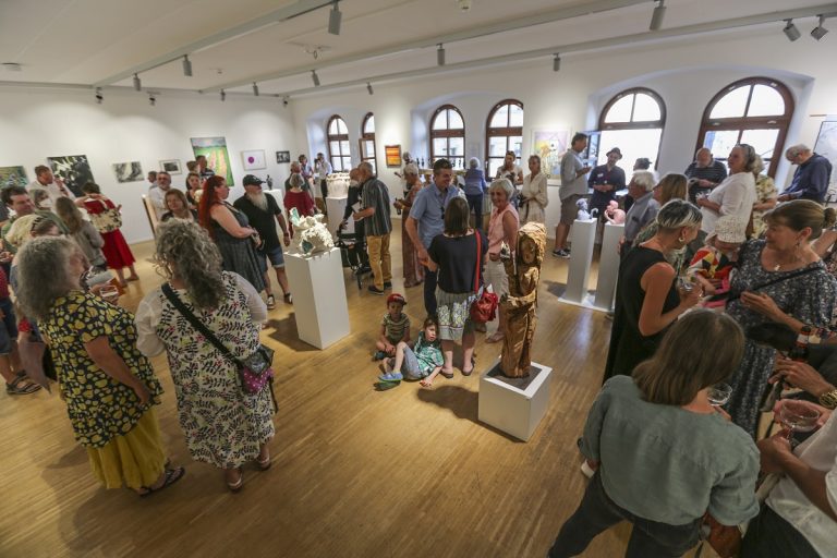 Ausstellung der Hallertauer Künstler beginnt