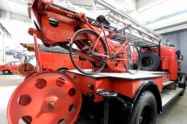 Führungen in der Historischen Fahrzeugsammlung