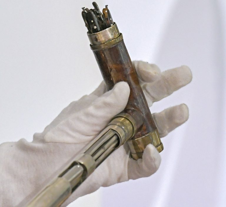 Hybride Mittagsvisite: Spazierstock eines Arztes