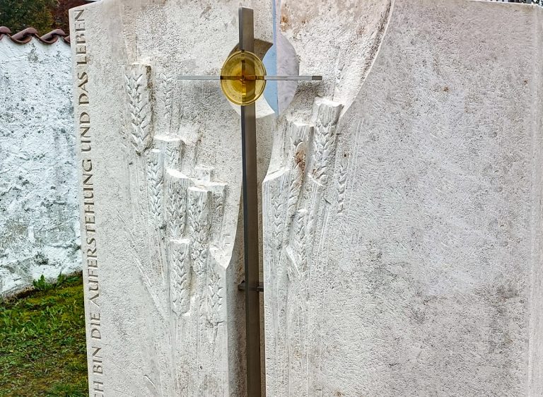 Wenn der Tod ins Leben tritt: Vortrag über Abschied und Bestattung