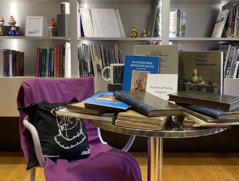 Antiquarischer Buchverkauf im Armeemuseum