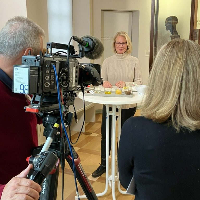 Hybride Mittagsvisite: Myrrhe