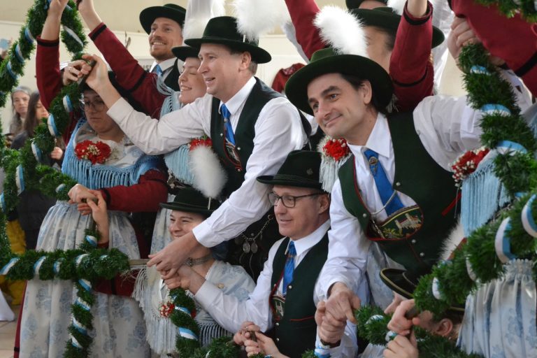 Schwungvoller Auftakt in ein Jahr der Tracht
