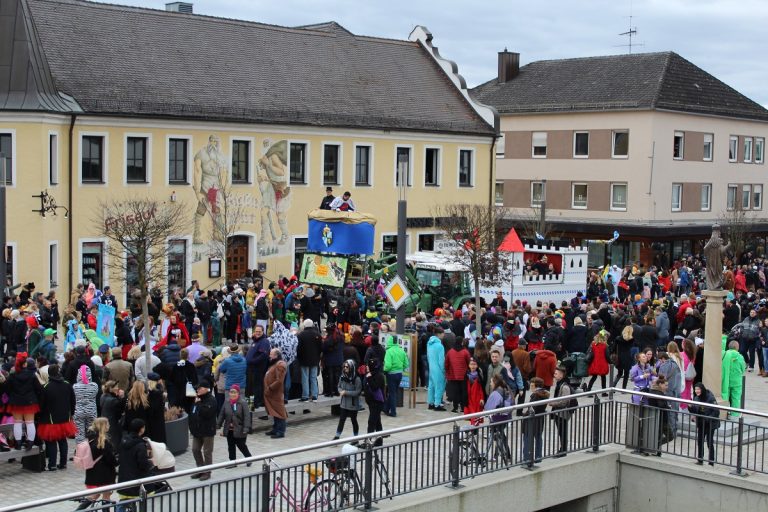 Umzug und Faschingsgaudi in Manching