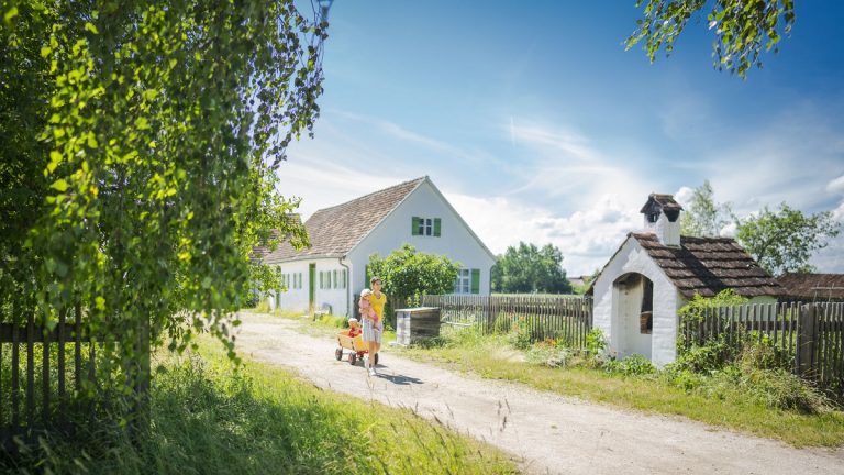 Freilicht-Saisoneröffnung Haus im Moos