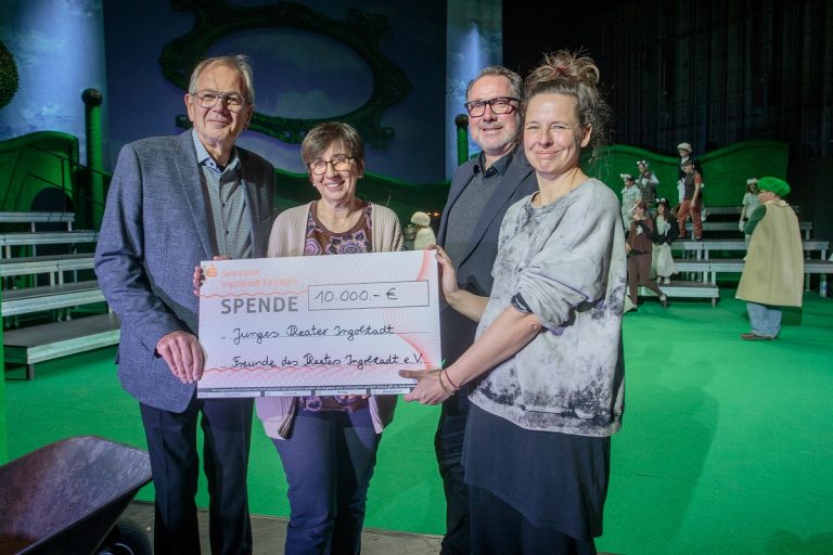 Freunde des Theaters Ingolstadt spenden 10 000 €