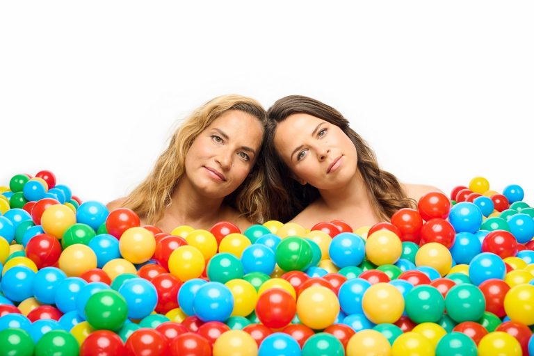 FEM*FESTIVAL: Suchtpotenzial „Bällebad Forever“