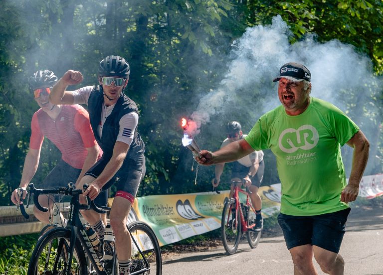 Anfeuern erwünscht beim Altmühltal Radmarathon