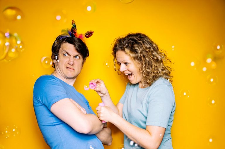 Das “NEINhorn” feiert Premiere in Ingolstadt