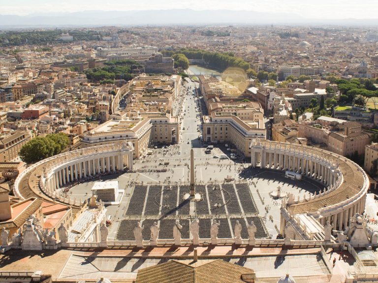 Podiumsdiskussion zur Papstwahl