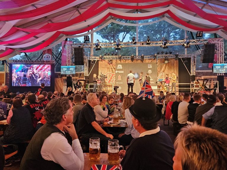 Müllerbräu-Dart-Abend auf dem Volksfest