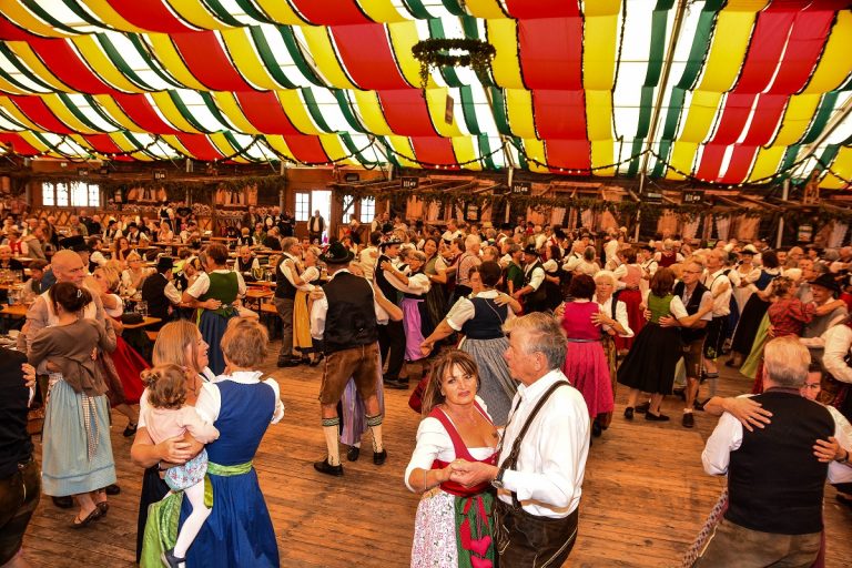 Kocherlball beim Ingolstädter Herbstfest
