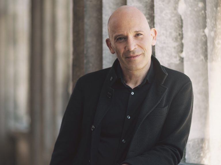 Chefdirigent Ariel Zuckermann verlängert Vertrag