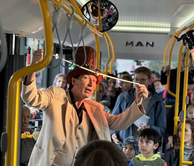 Zaubern im INVG Bus