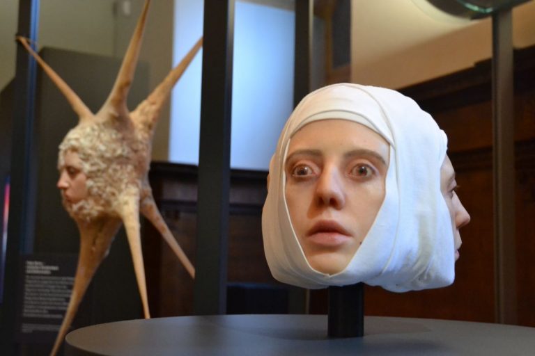 Der Liebe wegen verunglimpft