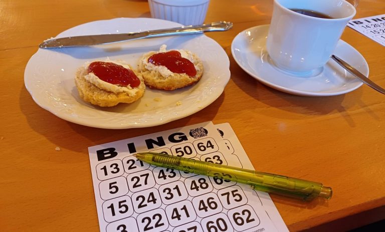 Bingo und Englischer Nachmittag