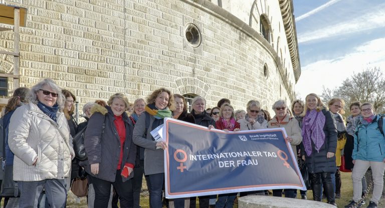 Frauenpfad und offene Bühne am Frauentag