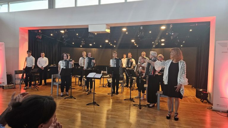 Akkordeon-Konzert im Pavillon der Musikschule