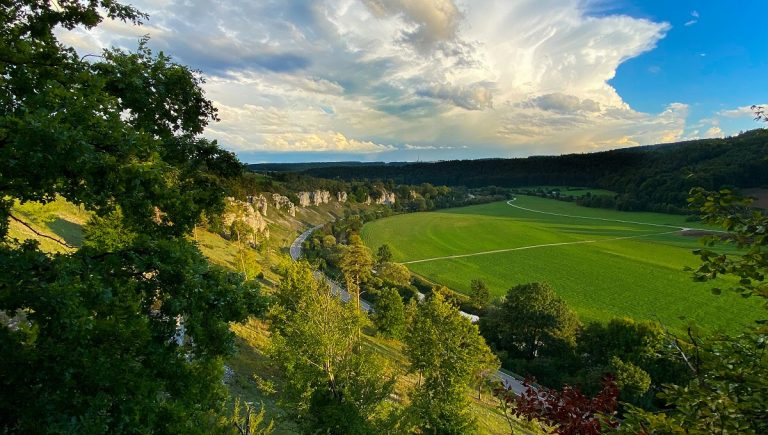 Mit Bibel und Rucksack im Altmühltal