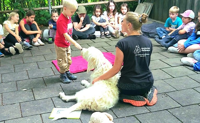 Therapiehunde-Kindernachmittag